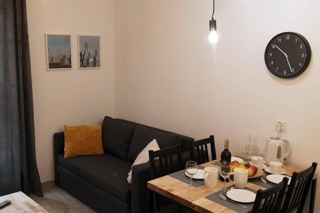 The Yellow Apartment Gdańsk Buitenkant foto