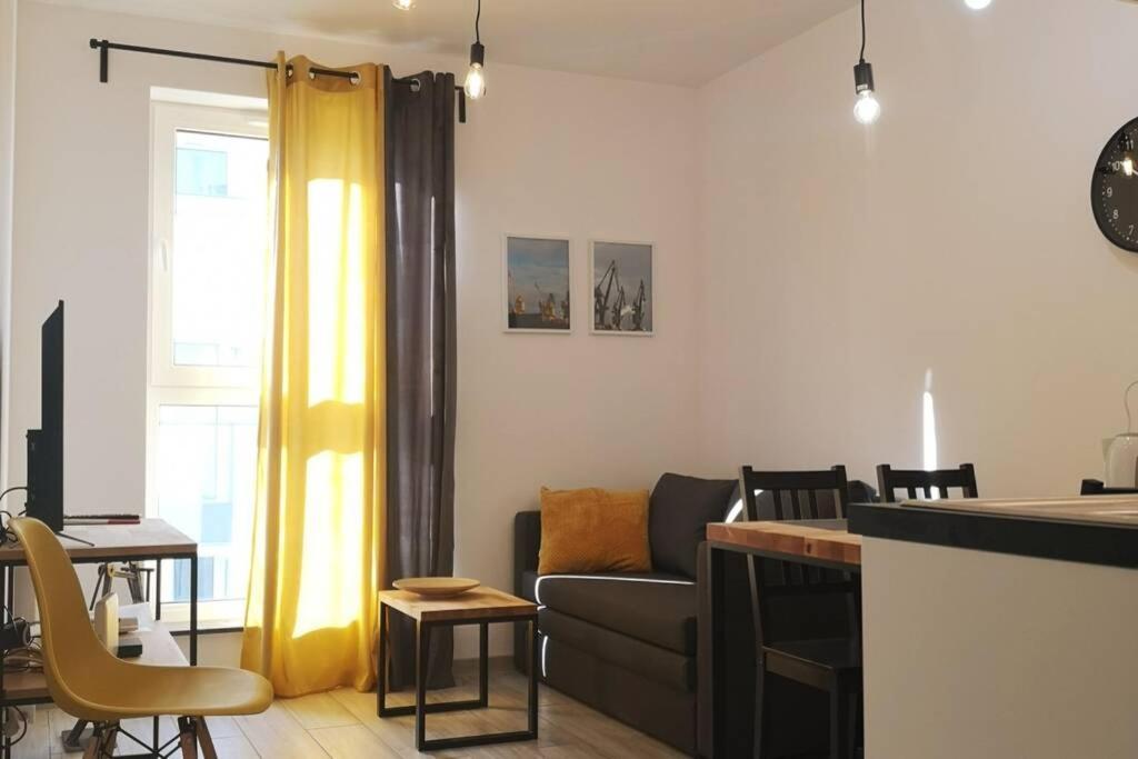 The Yellow Apartment Gdańsk Buitenkant foto